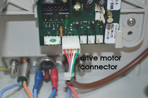 Drive motor connector